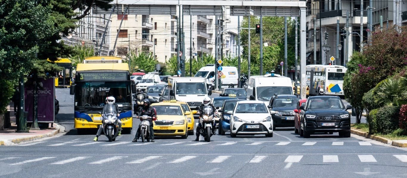 Κυκλοφοριακό «χάος» στους δρόμους της Αθήνας - Δείτε που υπάρχει μποτιλιάρισμα (χάρτης)